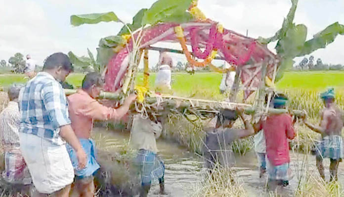 மயானமும் இல்லை… சாலை வசதியும் இல்லை! ஸ்டாலின் சொந்த ஊரிலேயே இந்த அவலமா?