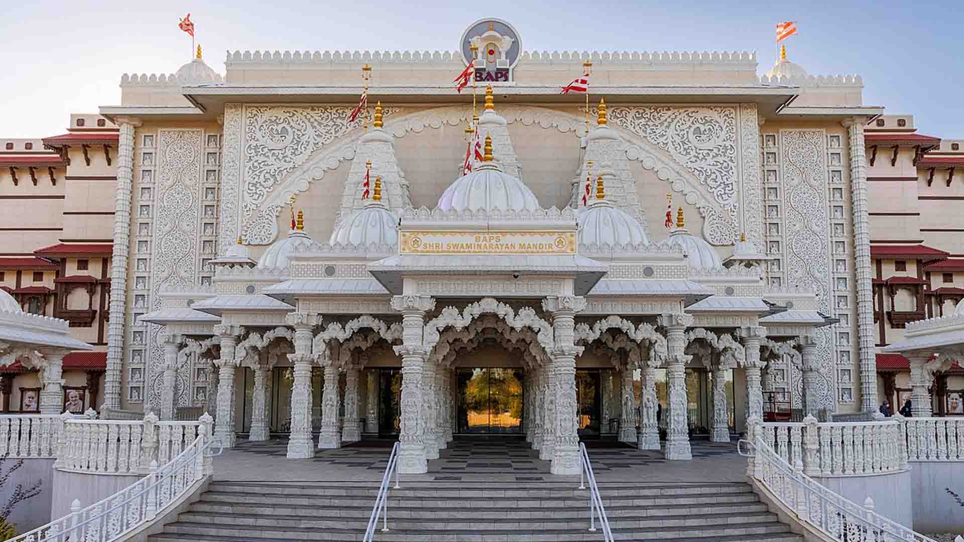 அமெரிக்காவிலே மிக பிரம்மாண்டமான ஹிந்து கோவில் !