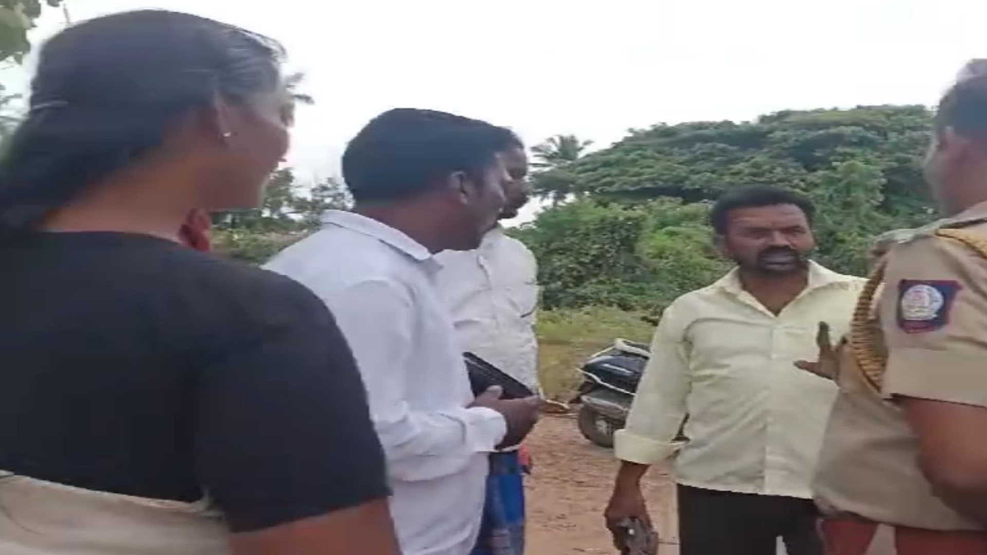 சட்டவிரோதமாக ஜெபக்கூட்டம் : தடுத்து நிறுத்தி காவல்துறையிடம் புகார் அளித்த இந்து முன்னணி !